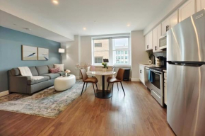 Fun Cozy 1 Br King Apts - 1 25 Mile Walk to TIAA Bnk Fld